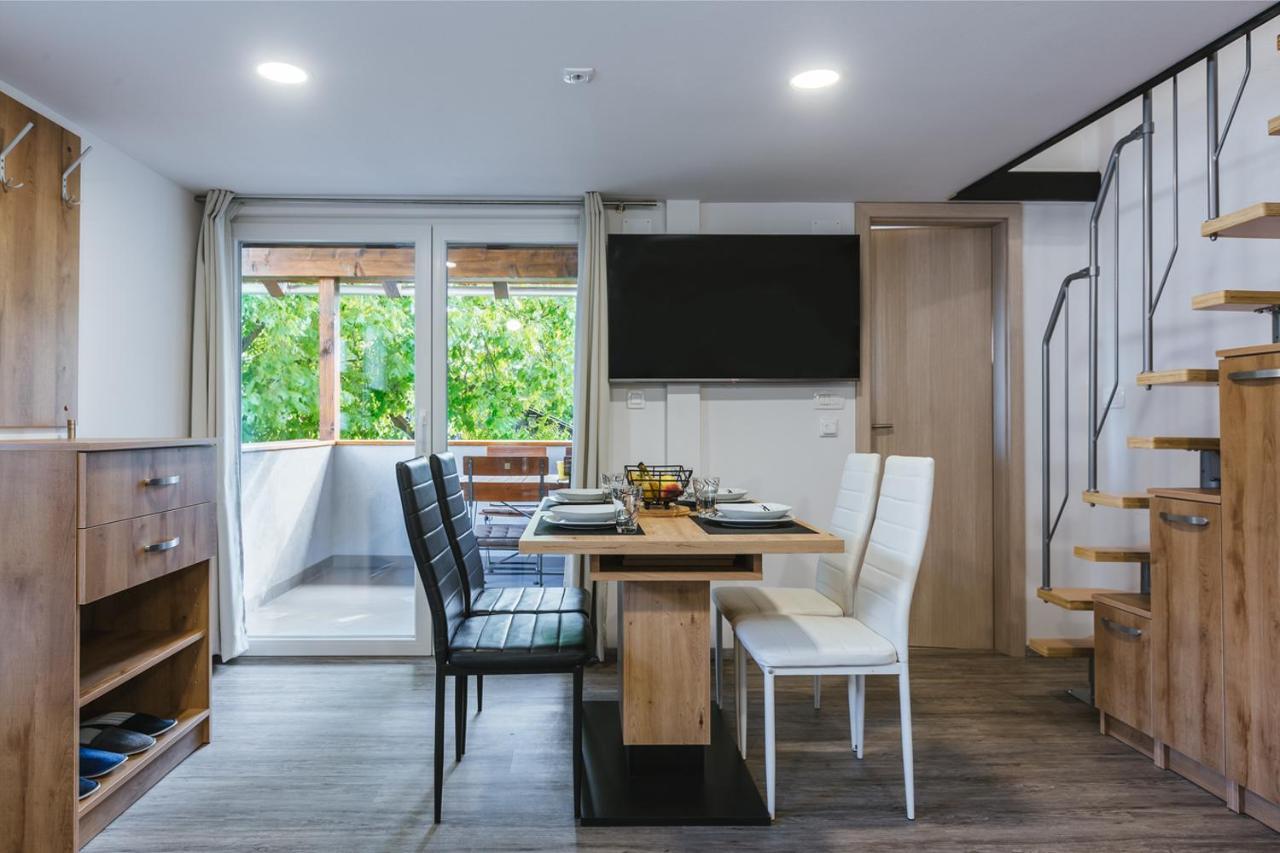 Blue Door - Studio Apartment Lesce  Exterior photo