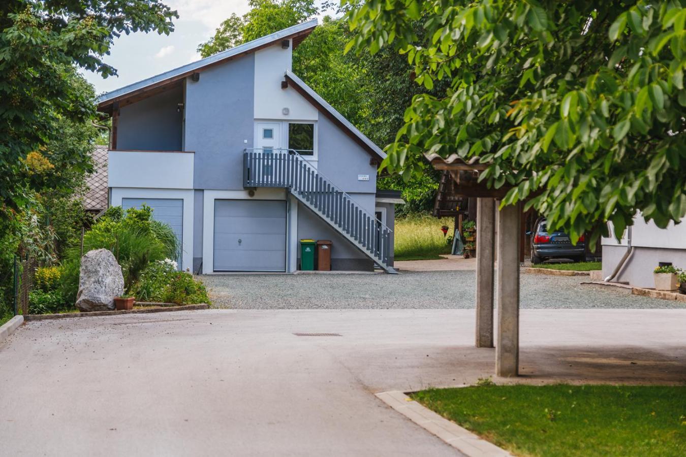 Blue Door - Studio Apartment Lesce  Exterior photo