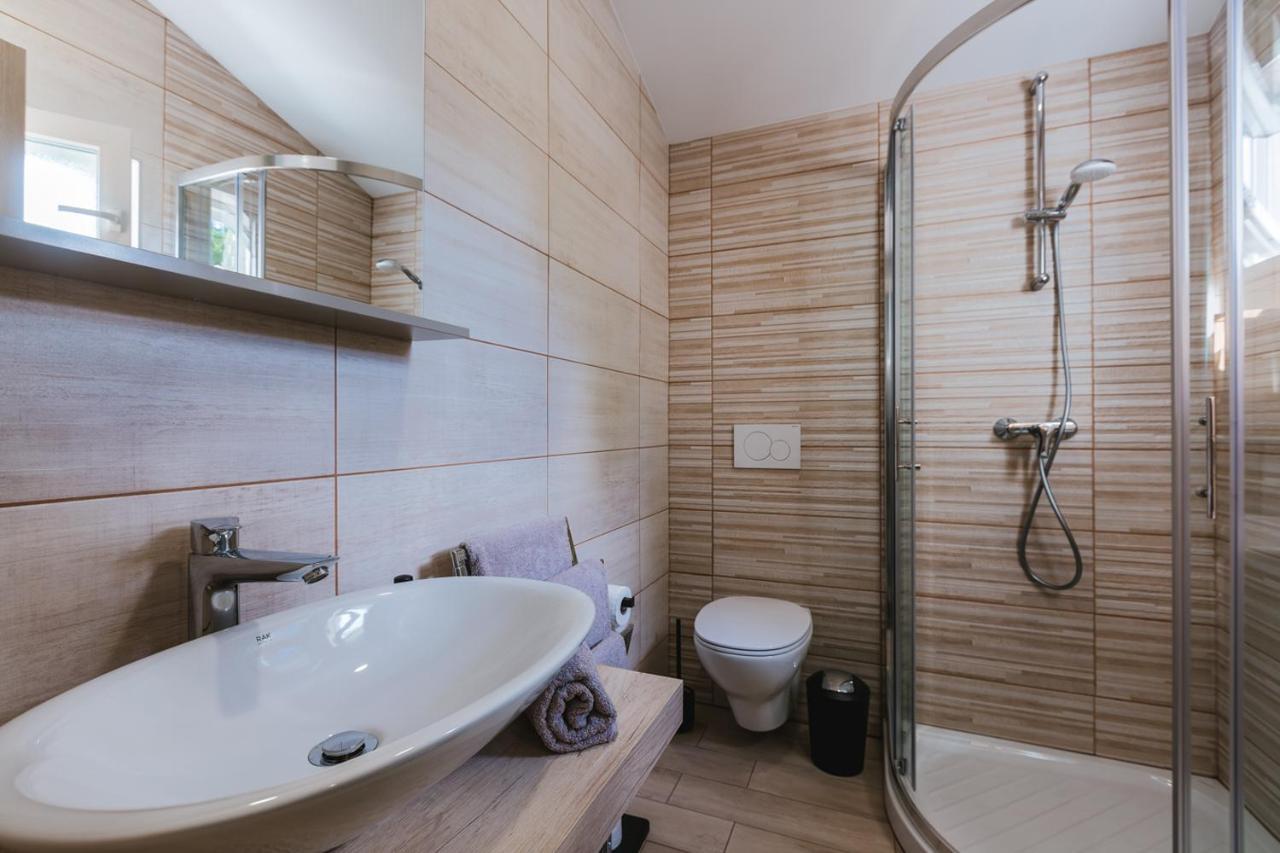 Blue Door - Studio Apartment Lesce  Exterior photo