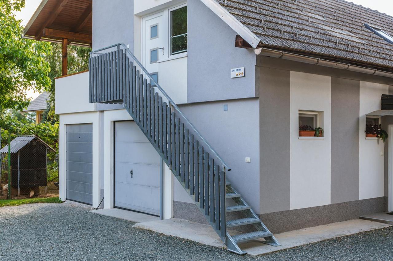 Blue Door - Studio Apartment Lesce  Exterior photo