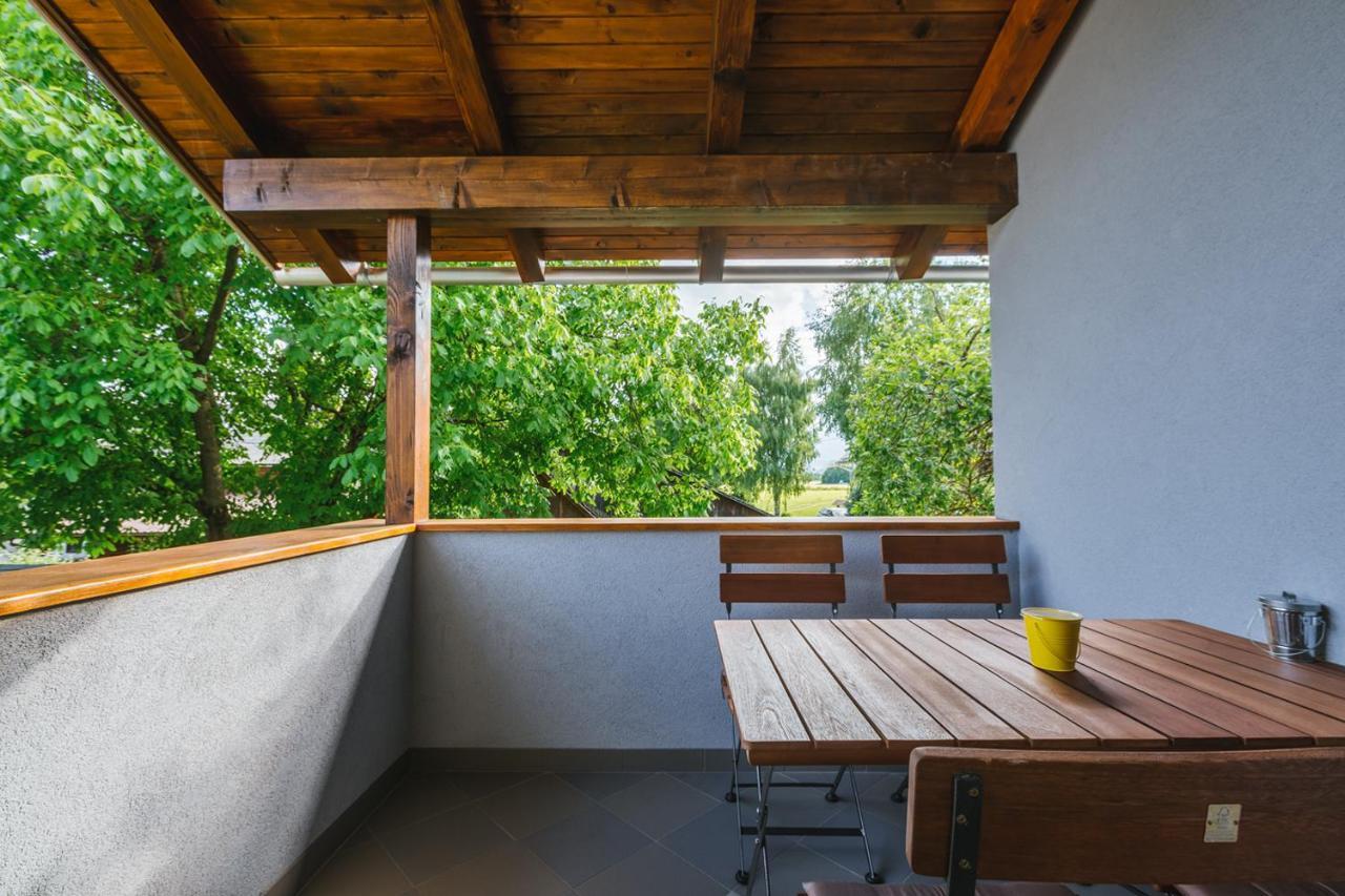 Blue Door - Studio Apartment Lesce  Exterior photo